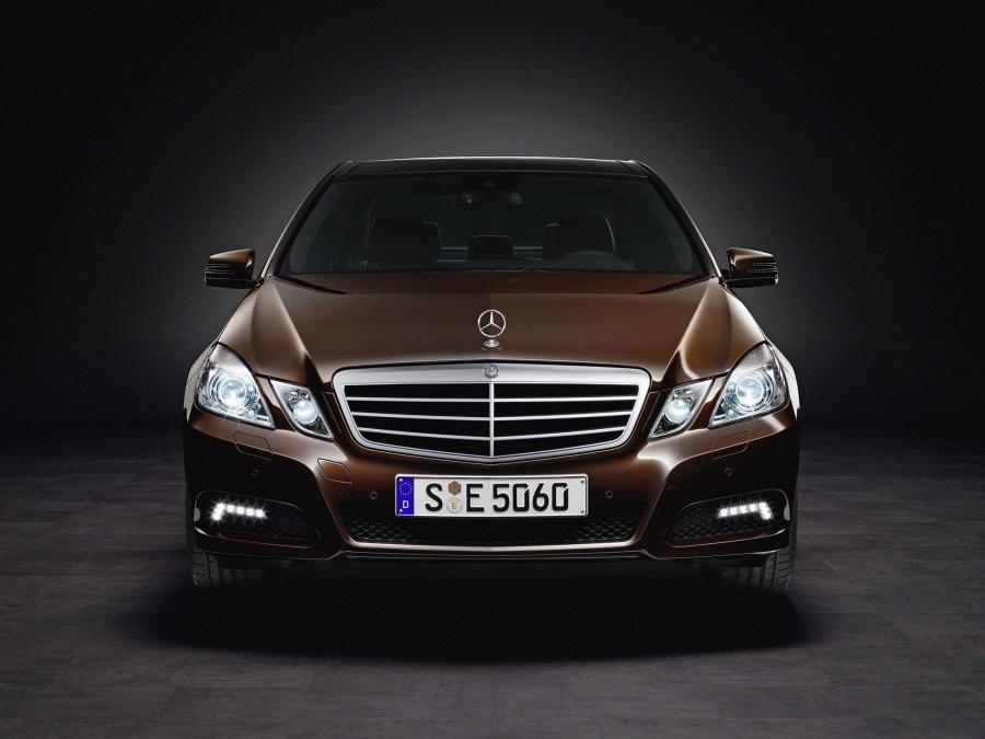  Mercedes-Benz E-Class 2009 года  (фото 9 из 74)
